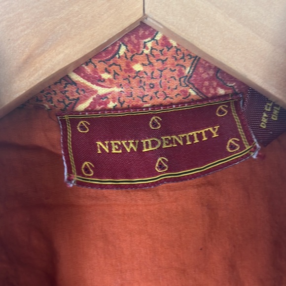 New Identity: Red/ orange Floral blazer:with sequin and beautiful buttons! Small - Picture 4 of 8